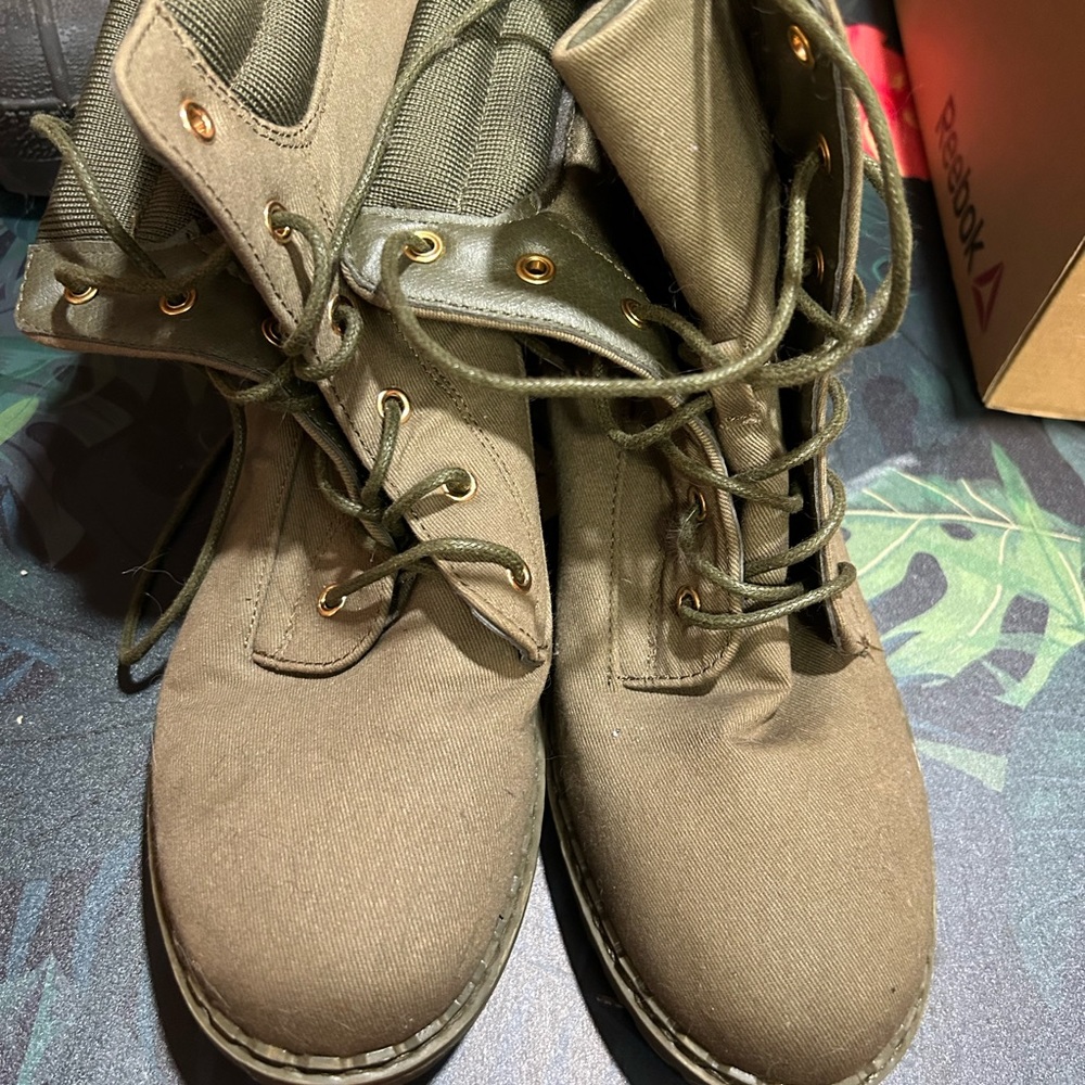 Justfab Allie ankle boots army green sz 8 nice!